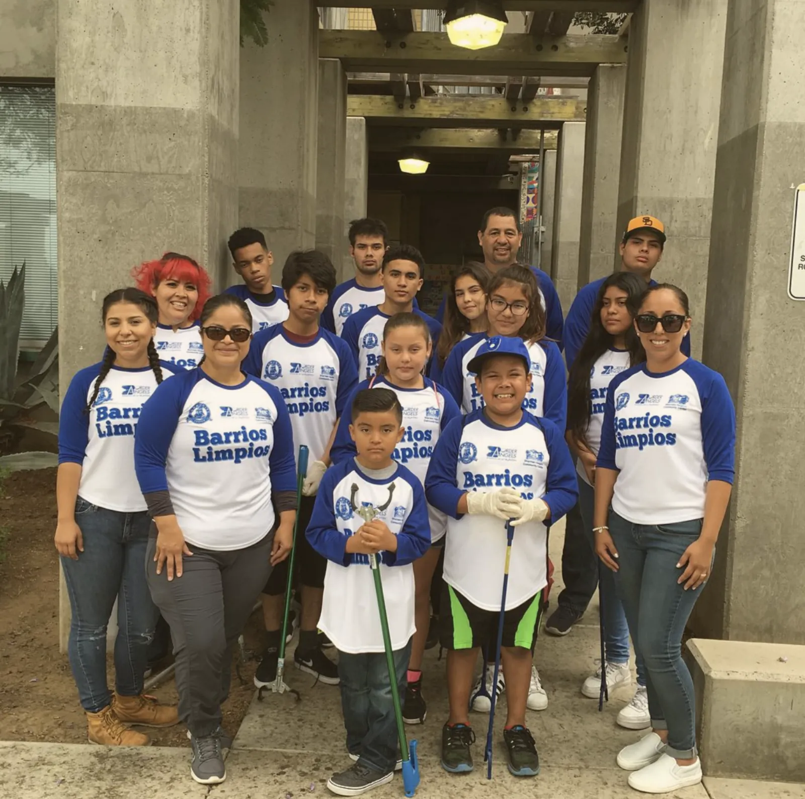 Barrios Limpios neighborhood beautification